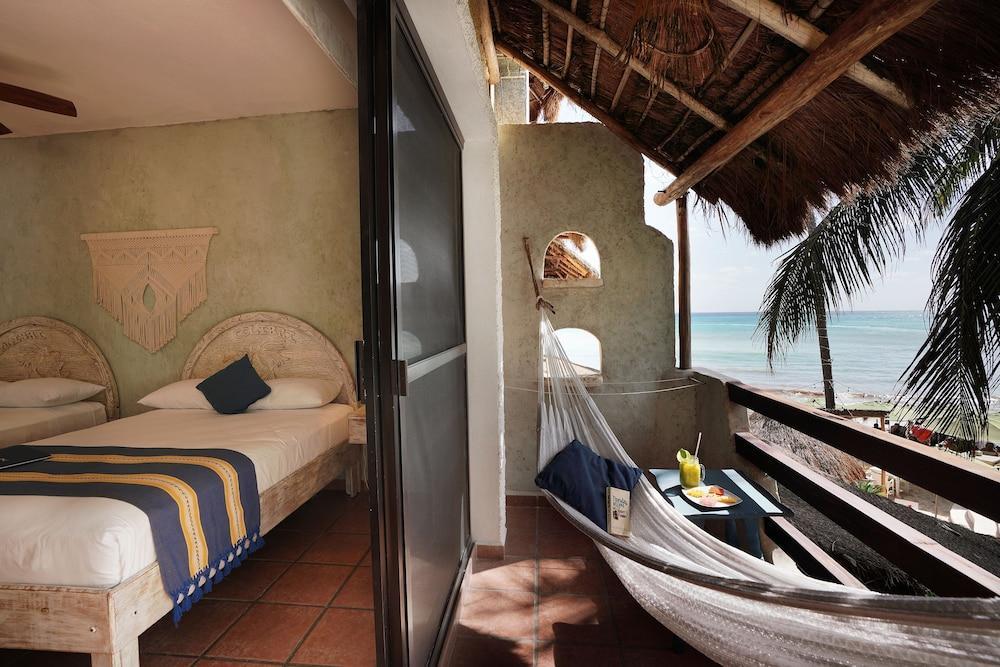Hotel Casa Colibri Плая дел Кармен Екстериор снимка