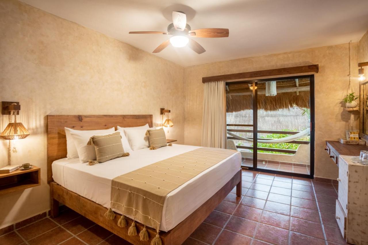 Hotel Casa Colibri Плая дел Кармен Екстериор снимка