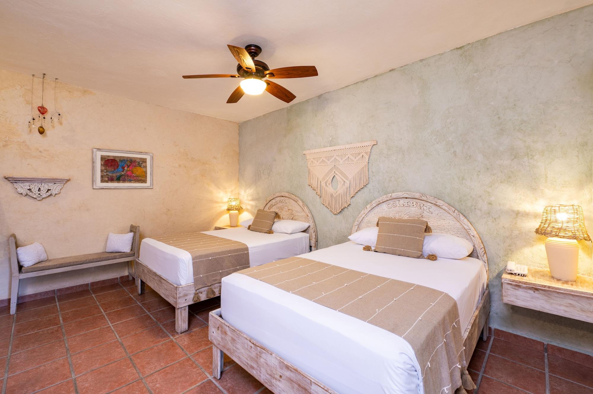 Hotel Casa Colibri Плая дел Кармен Екстериор снимка