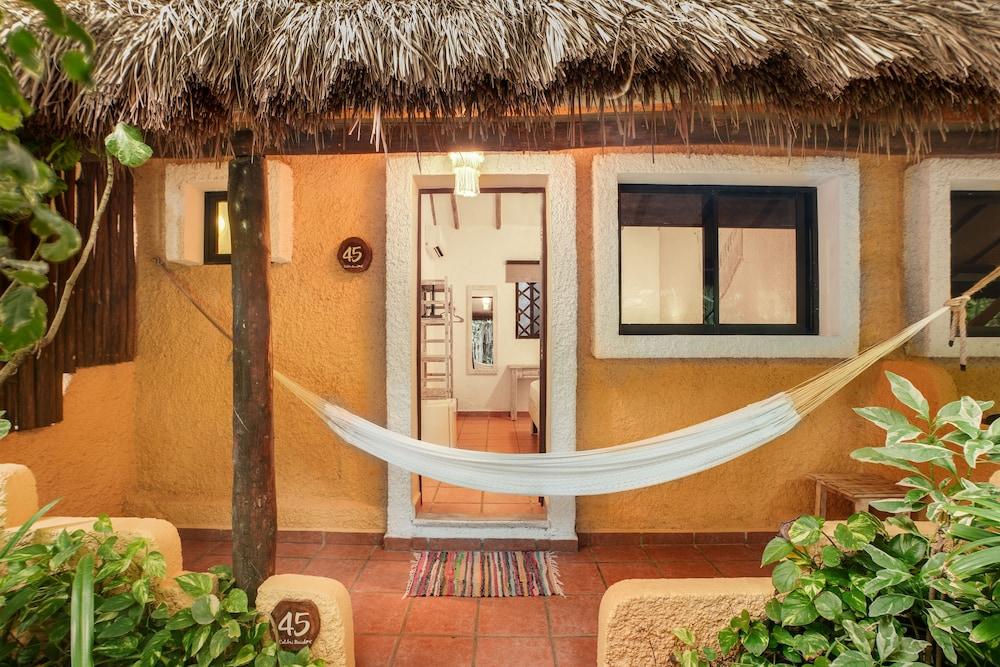 Hotel Casa Colibri Плая дел Кармен Екстериор снимка