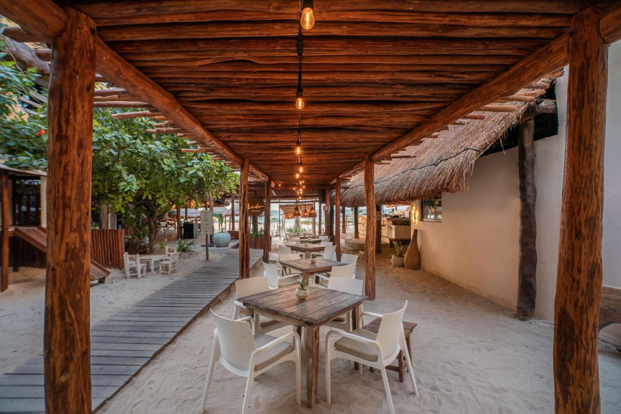Hotel Casa Colibri Плая дел Кармен Екстериор снимка