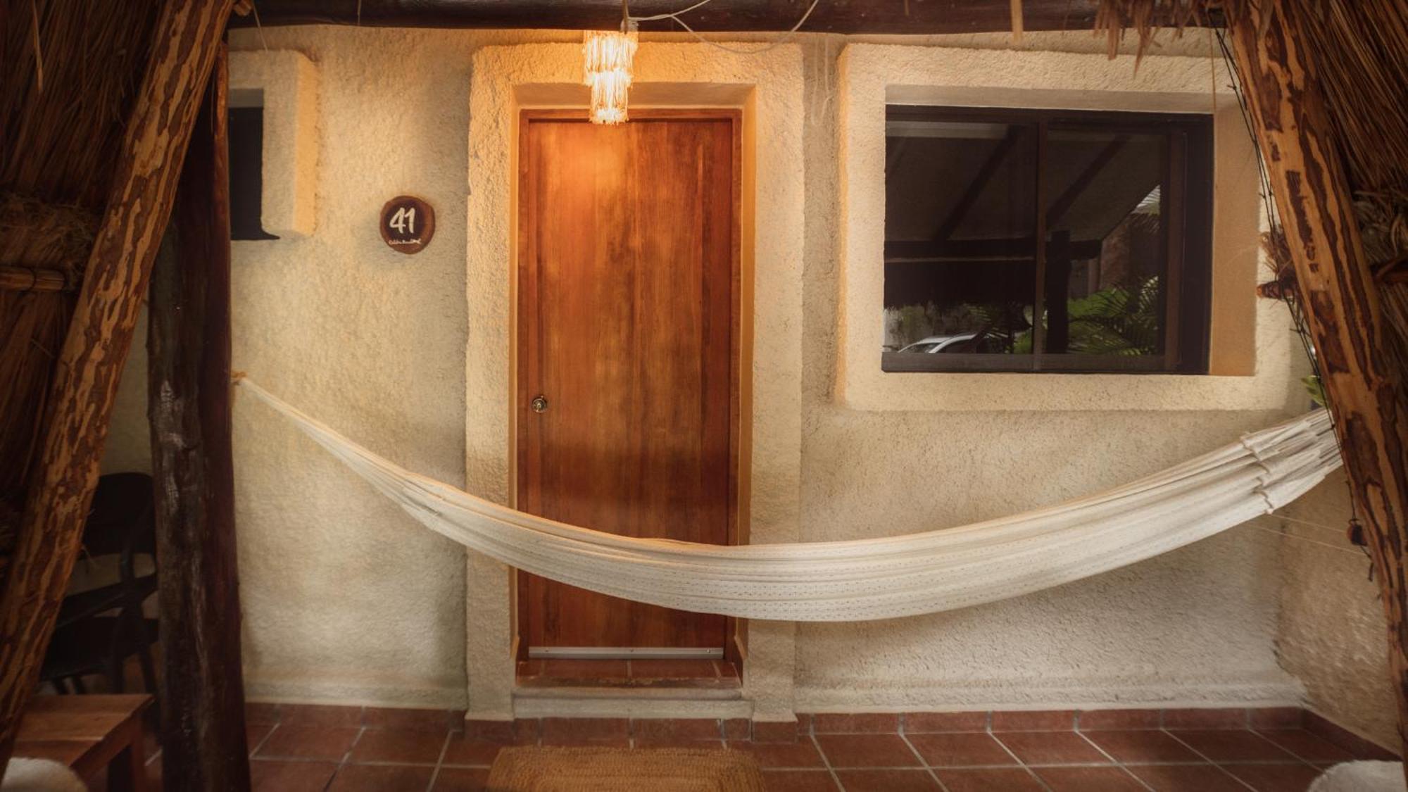 Hotel Casa Colibri Плая дел Кармен Екстериор снимка