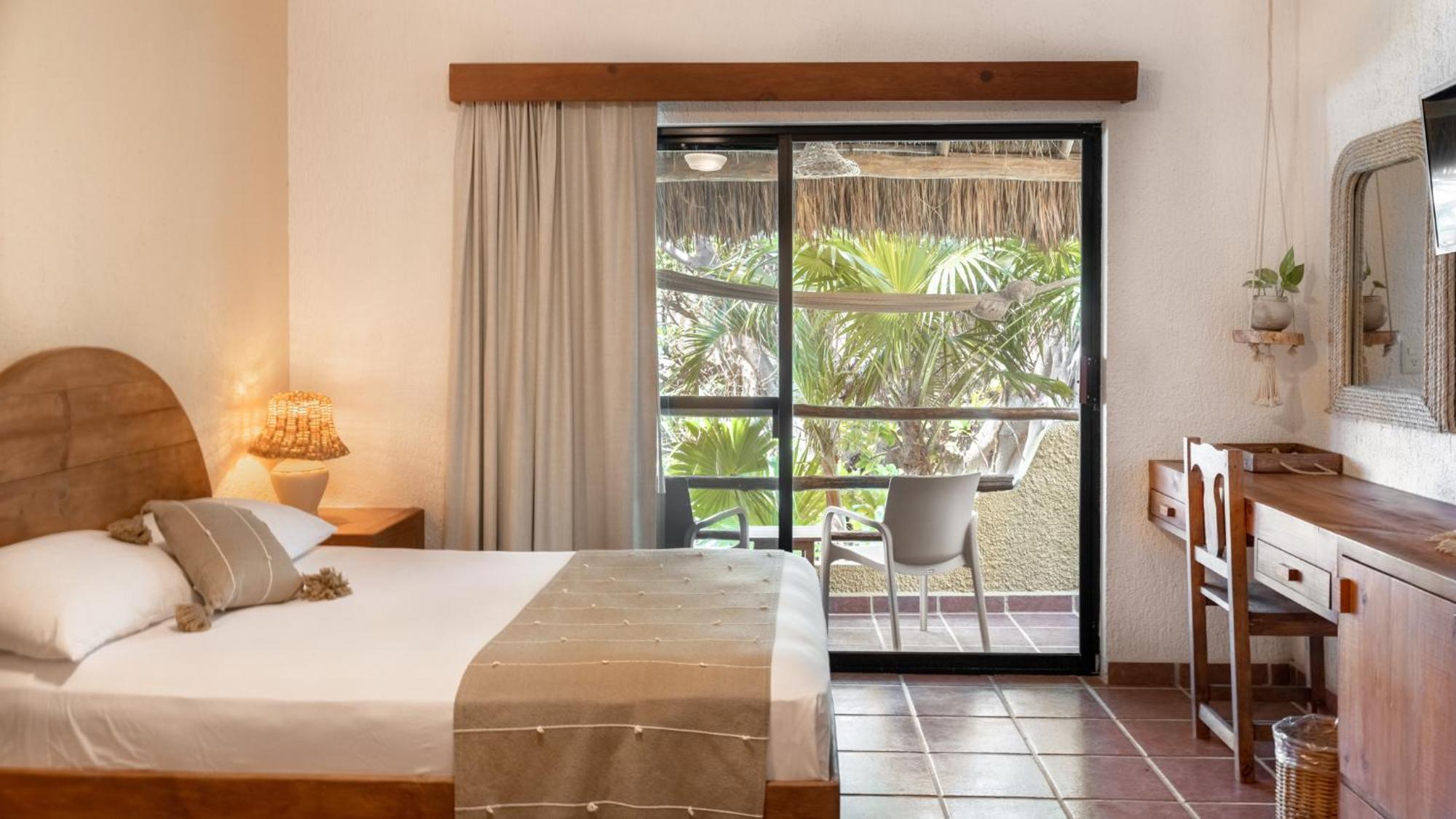 Hotel Casa Colibri Плая дел Кармен Екстериор снимка